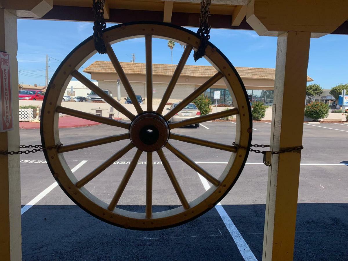 Wagon Wheel Motel Salinas Buitenkant foto